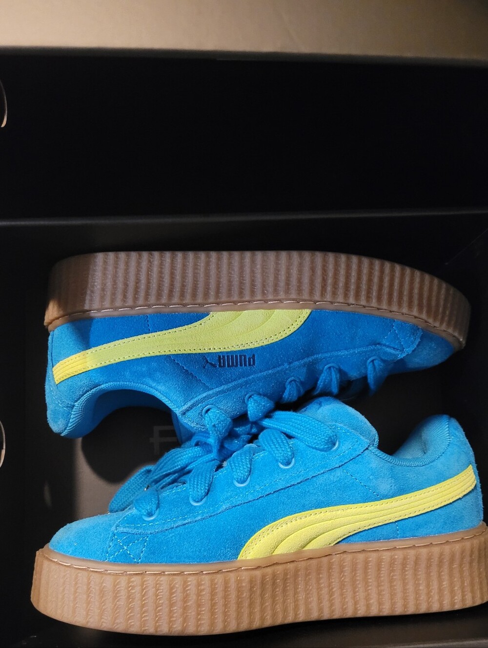 Fenty Puma Creeper phat jr. in box with dust bag and extra white laces.